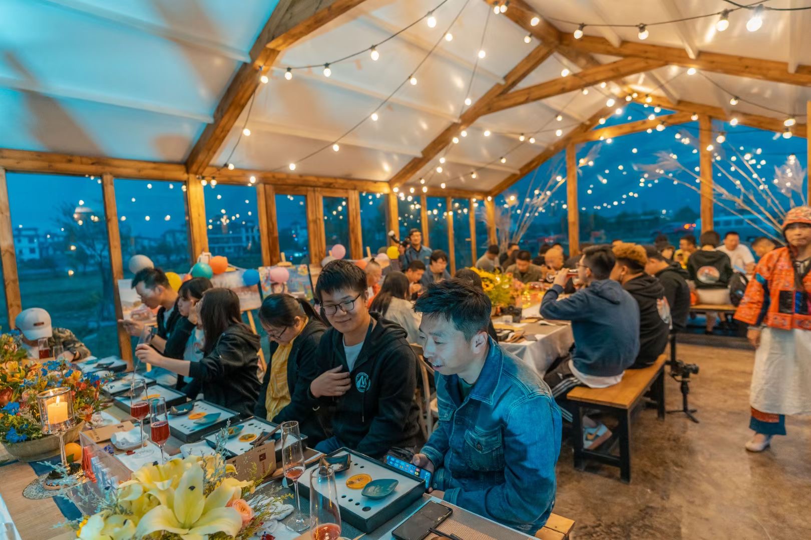 大理花伴一生玫瑰庄园 大理户外拓展团建纯手工制鲜花饼首选之地