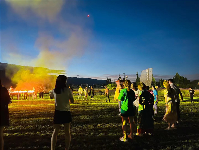 大理企业会议会展拓展训练篝火晚会