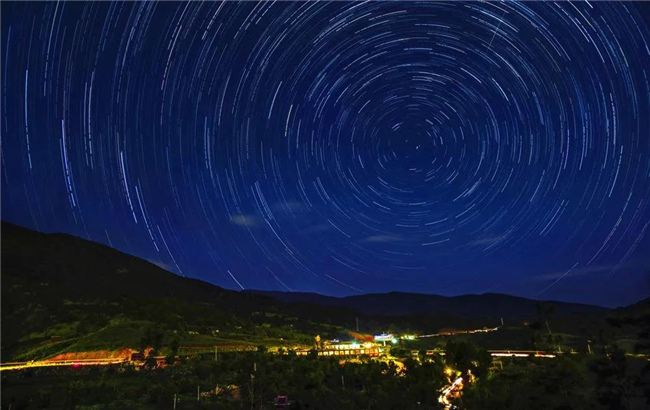 “仲夏夜之梦” 赴一场鸡足山的浪漫星空！